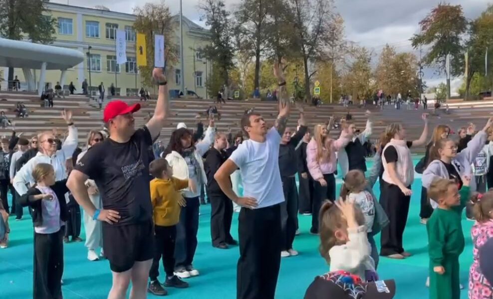 На обновленном стадионе «Спартаковец» в Ярославле прошла первая тренировка