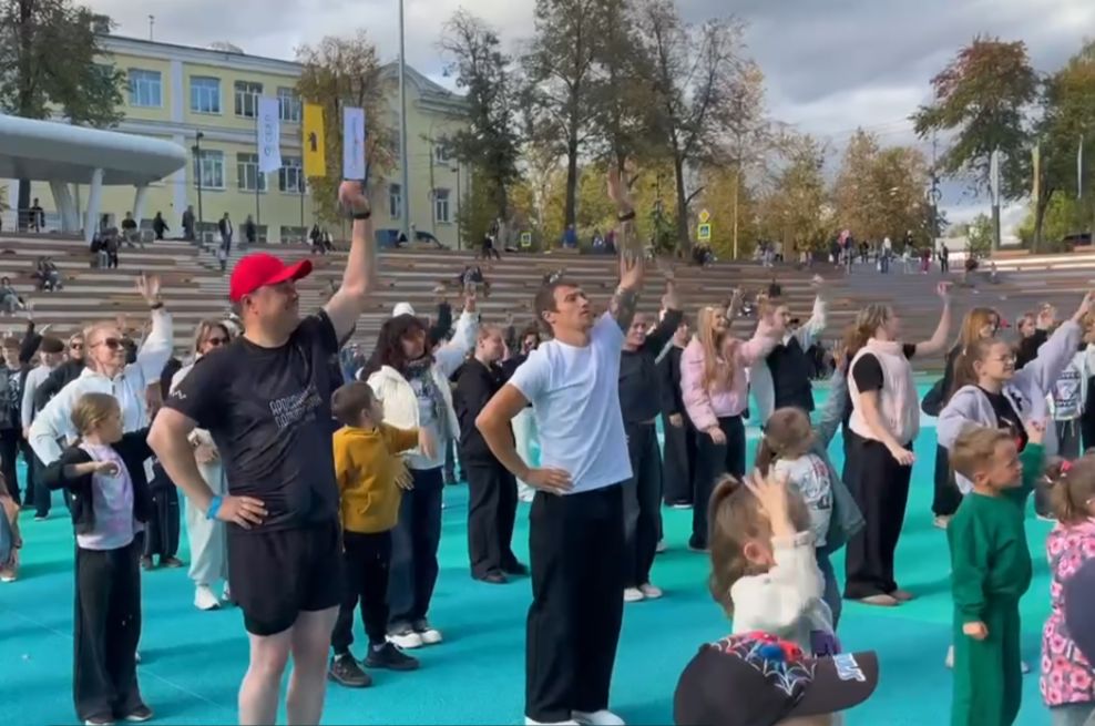 На обновленном стадионе «Спартаковец» в Ярославле прошла первая тренировка
