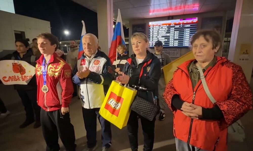 Ярославский боксер Вячеслав Рогозин вернулся домой с золотом чемпионата Европы