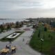 Стрелка в Ярославле с перекрытой аллеей у слияния Волги и Которосли