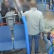 Пассажиры в салоне автобуса во время конфликта